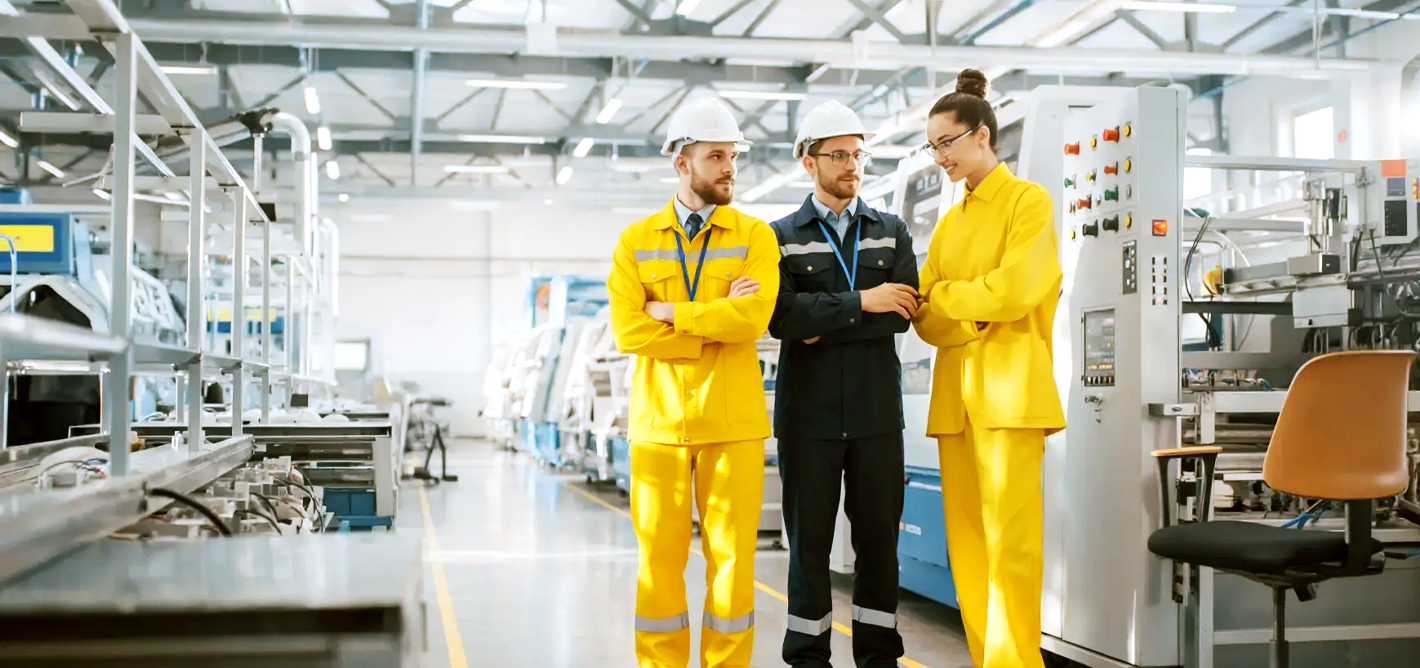 cmms-use-case-production-maintenance-alignment-hero-warm cmms-use-case-production-maintenance-alignment-hero-warm