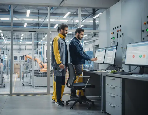 industry-manufacturing-person-desktop