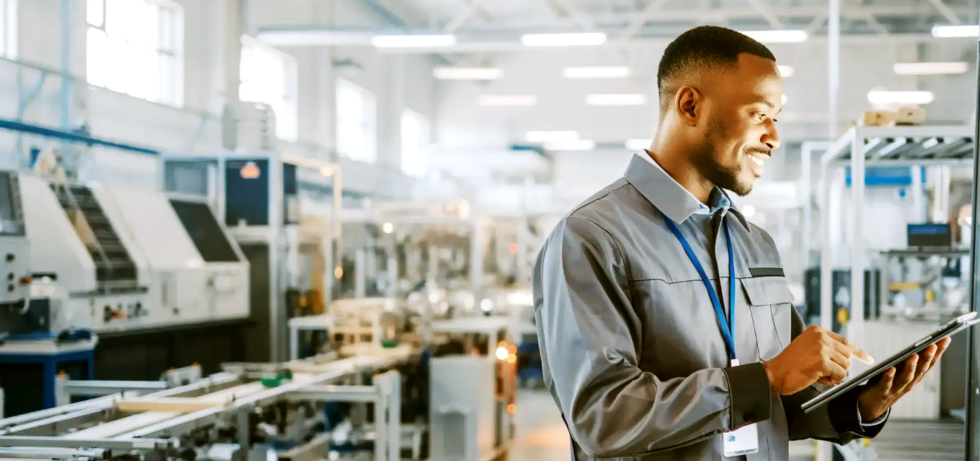 oee-use-case-production-monitoring-hero-warm-1 oee-use-case-production-monitoring-hero-warm-1